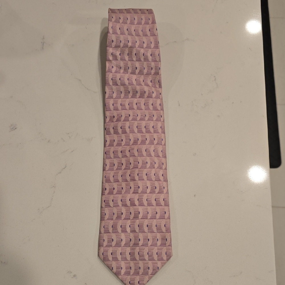 Sophisticated Pink Patterned Men's Tie